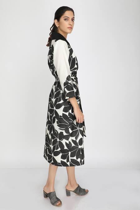 Arcvsh By Pallavi Singh Black Cotton, Chanderi Lapel Collar Floral Print Dress Online at Aza Fashions Arcvsh By Pallavi Singh_Black Cotton, Chanderi Lapel Collar Floral Print Dress _Online_at_Aza_Fashions