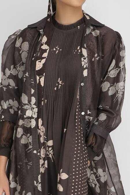 Arcvsh By Pallavi Singh Grey Bamberg, Thick Organza Jacket Collar Dress Round Printed And Set at Aza Fashions Arcvsh By Pallavi Singh_Grey Bamberg, Thick Organza Jacket Collar Dress Round Printed And Set _at_Aza_Fashions