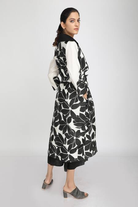 Arcvsh By Pallavi Singh_Black Organza, Linen Jacket Lapel Collar Jumpsuit Round And Set _Online_at_Aza_Fashions