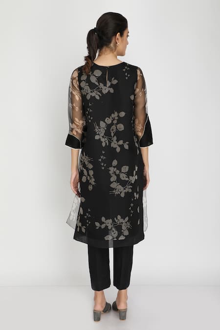 Shop Arcvsh By Pallavi Singh Black Chanderi Organza Round Floral Print Layered Tunic at Aza Fashions Shop_Arcvsh By Pallavi Singh_Black Chanderi Organza Round Floral Print Layered Tunic _at_Aza_Fashions