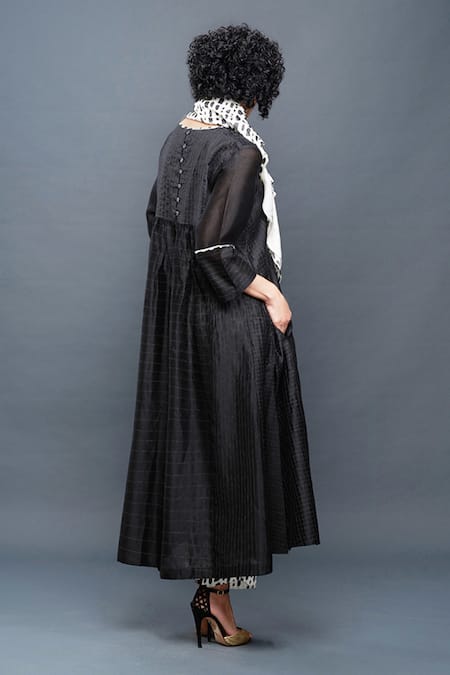 Shop Bodhi Tree Black Cotton Chanderi Embroidery V Neck Anarkali Set at Aza Fashions Shop_Bodhi Tree_Black Cotton Chanderi Embroidery V Neck Anarkali Set _at_Aza_Fashions