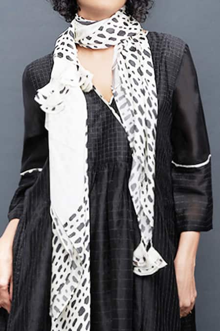 Shop Bodhi Tree Black Cotton Chanderi Embroidery V Neck Anarkali Set Online at Aza Fashions Shop_Bodhi Tree_Black Cotton Chanderi Embroidery V Neck Anarkali Set _Online_at_Aza_Fashions