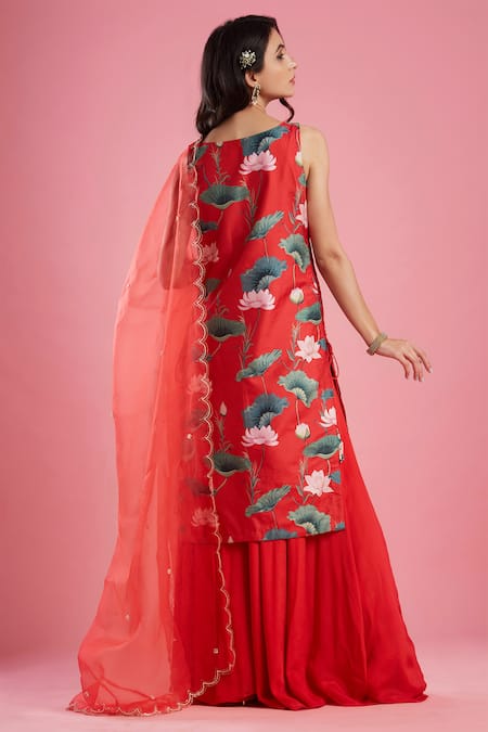 Shop Aayushi Maniar Red Organza, Crepe , Dola Printed Kurta Set at Aza Fashions Shop_Aayushi Maniar_Red Organza, Crepe , Dola Printed Kurta Set _at_Aza_Fashions
