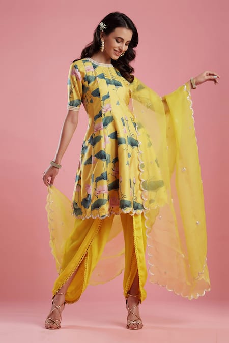 Aayushi Maniar Yellow Organza, Crepe , Dola Printed Kurta Set Online at Aza Fashions Aayushi Maniar_Yellow Organza, Crepe , Dola Printed Kurta Set _Online_at_Aza_Fashions