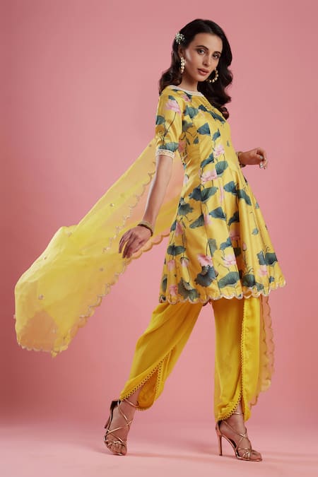 Buy Aayushi Maniar Yellow Organza, Crepe , Dola Printed Kurta Set Online at Aza Fashions Buy_Aayushi Maniar_Yellow Organza, Crepe , Dola Printed Kurta Set _Online_at_Aza_Fashions