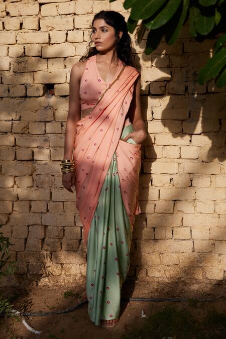Aapro Peach Modal Bandhej Print V Neck Prague Pre-draped Saree With Blouse Online at Aza Fashions Aapro_Peach Modal Bandhej Print V Neck Prague Pre-draped Saree With Blouse _Online_at_Aza_Fashions