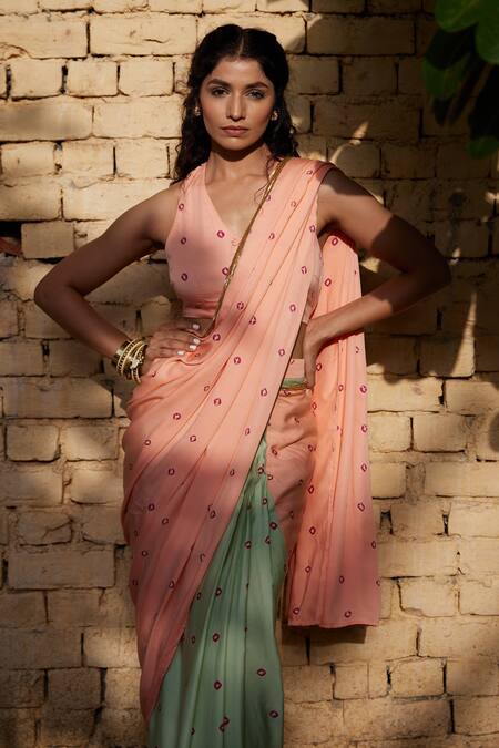 Buy Aapro Peach Modal Bandhej Print V Neck Prague Pre-draped Saree With Blouse Online at Aza Fashions Buy_Aapro_Peach Modal Bandhej Print V Neck Prague Pre-draped Saree With Blouse _Online_at_Aza_Fashions