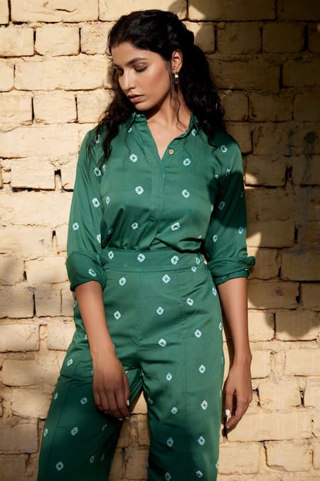 Aapro Green Modal Bandhej Collared Neck New York Shirt And Pant Set Online at Aza Fashions Aapro_Green Modal Bandhej Collared Neck New York Shirt And Pant Set _Online_at_Aza_Fashions
