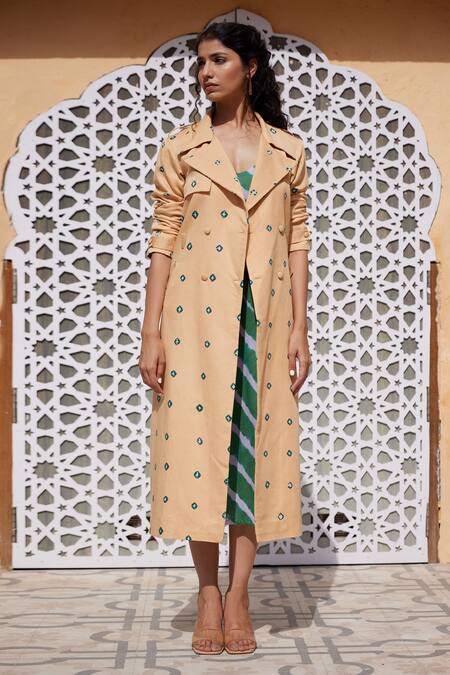 Aapro Beige Modal Bandhej And Leheriya Collared Neck Oman Trench Coat & Dress Set Online at Aza Fashions Aapro_Beige Modal Bandhej And Leheriya Collared Neck Oman Trench Coat & Dress Set _Online_at_Aza_Fashions