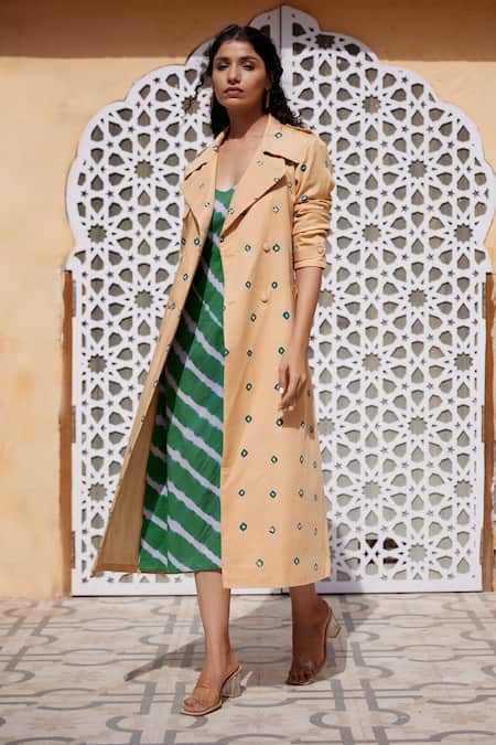 Buy Aapro Beige Modal Bandhej And Leheriya Collared Neck Oman Trench Coat & Dress Set Online at Aza Fashions Buy_Aapro_Beige Modal Bandhej And Leheriya Collared Neck Oman Trench Coat & Dress Set _Online_at_Aza_Fashions