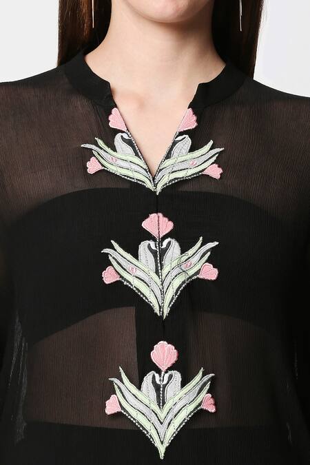 Neha Gursahani Black Chiffon Embroidery V Neck Kaftan With Pants at Aza Fashions Neha Gursahani_Black Chiffon Embroidery V Neck Kaftan With Pants _at_Aza_Fashions