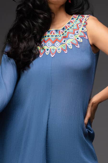 Buy_Neha Gursahani_Blue Crinkled Cotton Floral Round Kurta And Pant Set _Online_at_Aza_Fashions