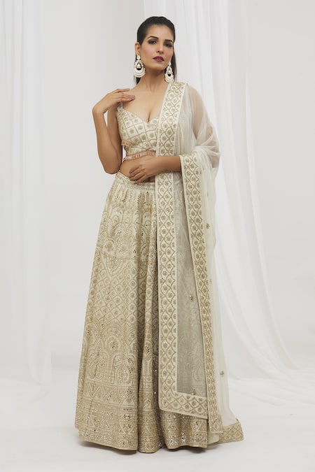 Buy_Vandana Sethi_Ivory Silk Embroidery, Mirrors Sweetheart Neck Work Bridal Lehenga Set _Online_at_Aza_Fashions
