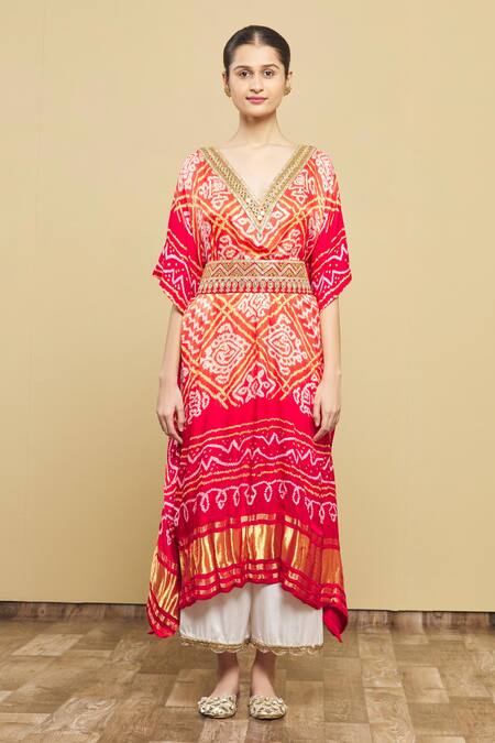 Buy_Tisha Saksena_Red Kurta Bandhani Pant Cotton Satin Belt Raw V Kaftan Tunic Set_Online_at_Aza_Fashions