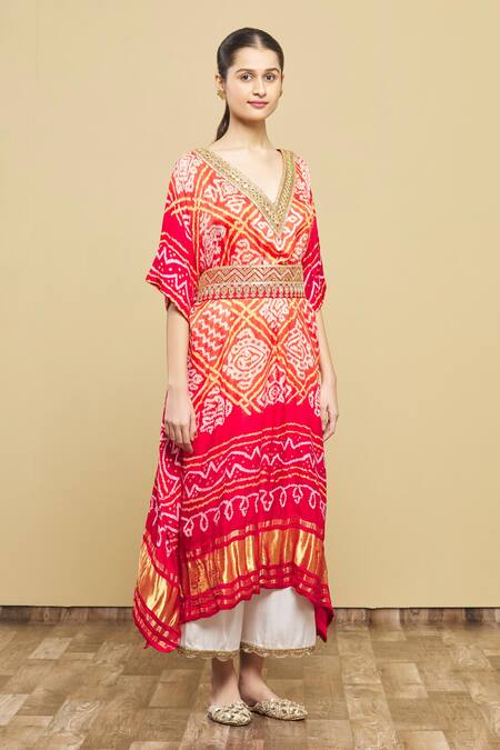 Tisha Saksena_Red Kurta Bandhani Pant Cotton Satin Belt Raw V Kaftan Tunic Set_Online_at_Aza_Fashions