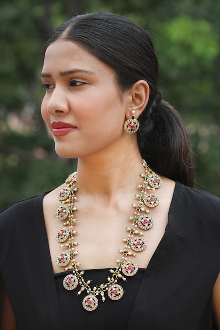 Arnimaa Floral Stone Embellished Necklace Set 