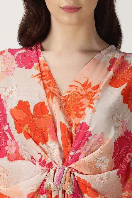 Archana Shah White Crepe Silk Printed Kaftan at Aza Fashions Archana Shah_White Crepe Silk Printed Kaftan _at_Aza_Fashions