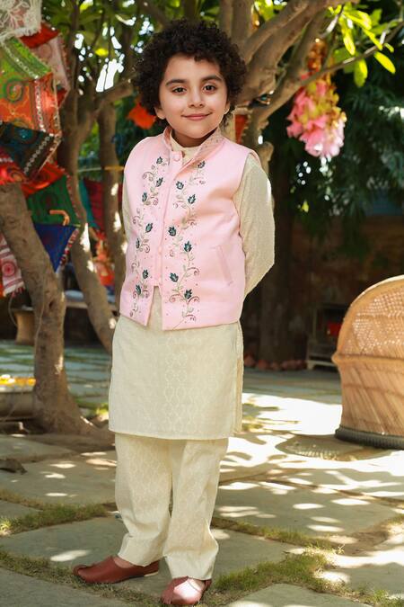 Buy_Littleens_Pink Velvet, Cotton Embroidery Bundi And Kurta Set _Online_at_Aza_Fashions