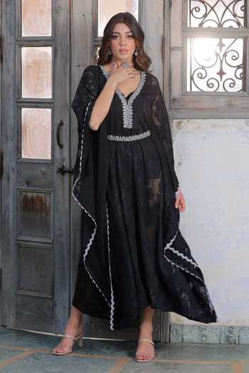 Buy_Blush And M_Black Jacquard Floral Woven Kaftan With Belt_Online_at_Aza_Fashions