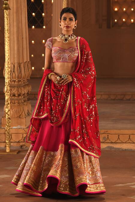 Buy_Reynu Taandon_Pink Georgette Sweetheart Neck Embroidered Bridal Lehenga Set _Online_at_Aza_Fashions