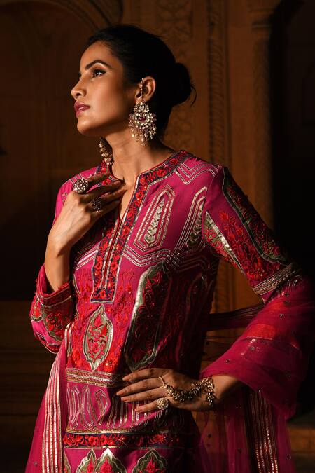 Buy Reynu Taandon Pink Net, Chanderi Silk Notched Kurta Set Online at Aza Fashions Buy_Reynu Taandon_Pink Net, Chanderi Silk Notched Kurta Set _Online_at_Aza_Fashions