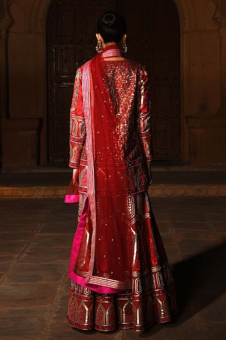 Shop Reynu Taandon Red Net, Chanderi Silk V Neck Kurta Set at Aza Fashions Shop_Reynu Taandon_Red Net, Chanderi Silk V Neck Kurta Set _at_Aza_Fashions