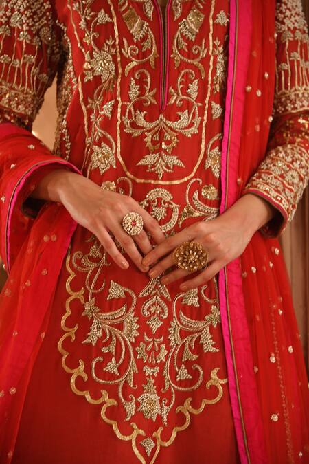 Shop Reynu Taandon Red Net, Georgette, Chanderi Silk V Neck Kurta Set Online at Aza Fashions Shop_Reynu Taandon_Red Net, Georgette, Chanderi Silk V Neck Kurta Set _Online_at_Aza_Fashions