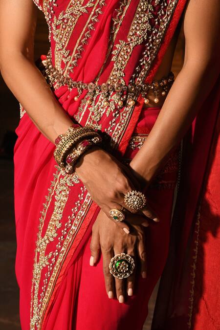 Reynu Taandon_Pink Georgette Sweetheart Neck Embroidered Saree With Blouse _at_Aza_Fashions