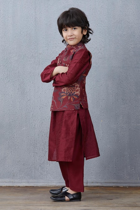 Torani Maroon Chanderi Embroidery Bhura Anardana Faiz Bundi And Kurta Set Online at Aza Fashions Torani_Maroon Chanderi Embroidery Bhura Anardana Faiz Bundi And Kurta Set _Online_at_Aza_Fashions