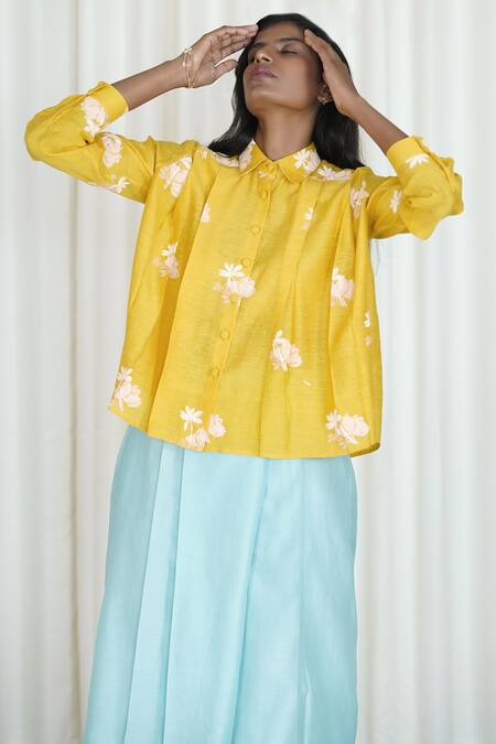 Buy_Shiori_Yellow Slub Chanderi Embroidery Spread Collar Printed Pleated Shirt _Online_at_Aza_Fashions