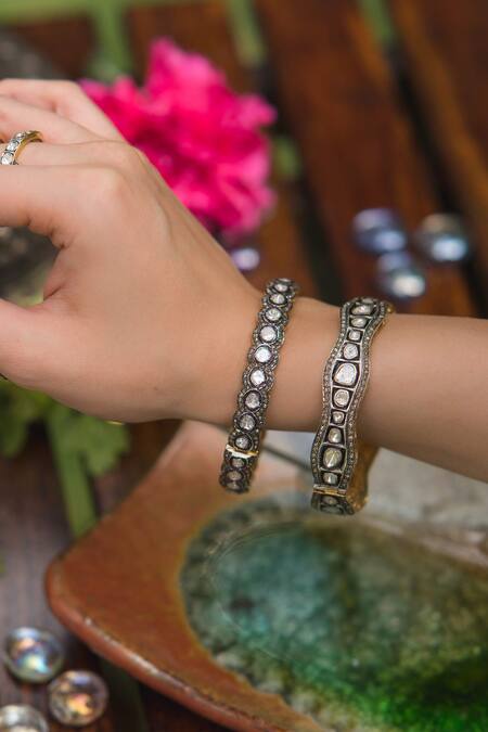 Buy_The Alchemy Studio_Black Uncut Diamond Bangle Single Pc_Online_at_Aza_Fashions