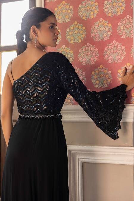 Basanti - Kapde Aur Koffee Black Georgette Sequins One Shoulder Embroidered Gown at Aza Fashions Basanti - Kapde Aur Koffee_Black Georgette Sequins One Shoulder Embroidered Gown_at_Aza_Fashions