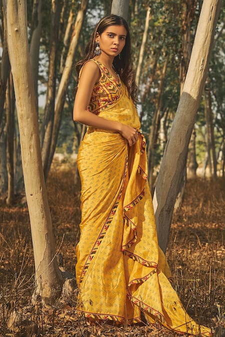 Baise Gaba_Yellow Natural Crepe Geometric Motifs Santolina Saree _Online_at_Aza_Fashions