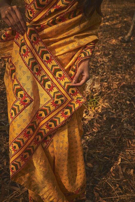 Baise Gaba Yellow Blouse Piece Natural Crepe, Saree Chanderi Geometric Motifs Mehtaab at Aza Fashions Baise Gaba_Yellow Blouse Piece Natural Crepe, Saree Chanderi Geometric Motifs Mehtaab_at_Aza_Fashions