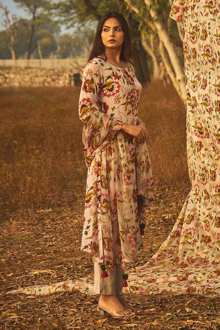 Baise Gaba_Grey Dupatta Chiffon, Kurta Natural Crepe, Pants Cotton Modal Jasmine Set_Online_at_Aza_Fashions