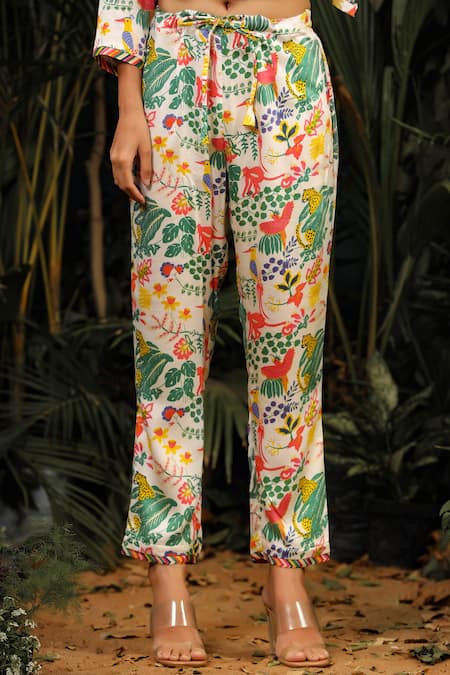 Baise Gaba_White Kurta And Pant Modal Satin Dupatta Chiffon Floral V Neck Printed Set_at_Aza_Fashions