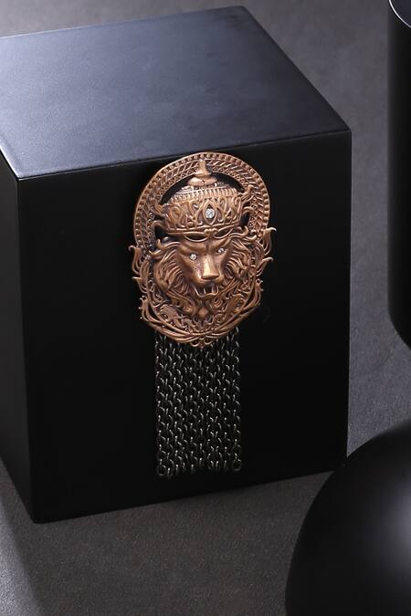 Buy_Cosa Nostraa_Gold Lion King Chain Tassel Brooch _Online_at_Aza_Fashions