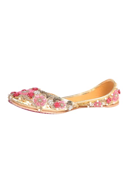 Buy 5elements Gold Floral Embroidered Juttis Online at Aza Fashions Buy_5elements_Gold Floral Embroidered Juttis _Online_at_Aza_Fashions