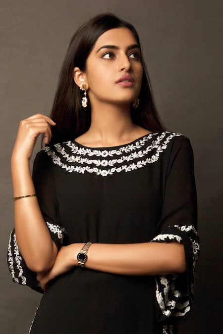 Jasmine Bains Black Cupro Georgette Round Embroidered Kaftan And Pant Set Online at Aza Fashions Jasmine Bains_Black Cupro Georgette Round Embroidered Kaftan And Pant Set _Online_at_Aza_Fashions