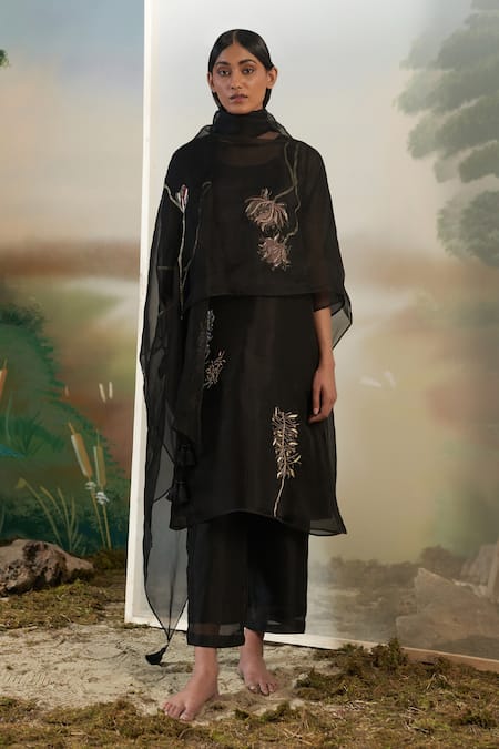 Febo6 Black Silk Organza Floral, Zari Round Kurta Set 