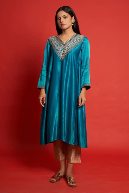 Priti Prashant Blue Mashru Zari And Badla V Neck Embroidered Neckline Kurta & Pant Set