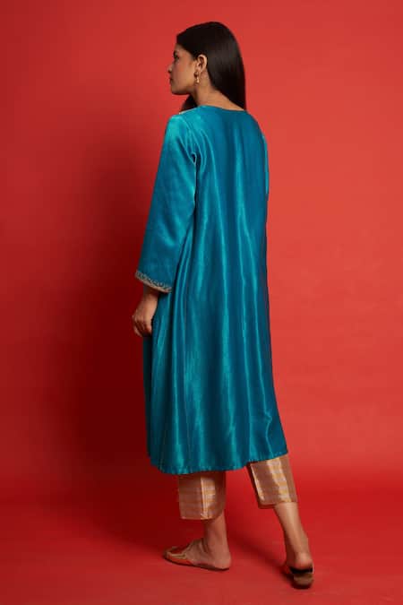 Shop Priti Prashant Blue Mashru Zari And Badla V Neck Embroidered Neckline Kurta & Pant Set at Aza Fashions Shop_Priti Prashant_Blue Mashru Zari And Badla V Neck Embroidered Neckline Kurta & Pant Set _at_Aza_Fashions