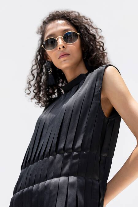 Corpora Studio Black Marazzo Silk Band Pleated Dress Online at Aza Fashions Corpora Studio_Black Marazzo Silk Band Pleated Dress _Online_at_Aza_Fashions