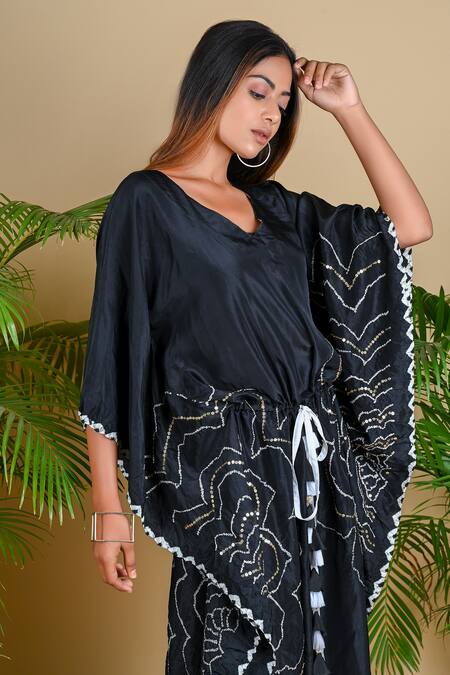 Dyelogue_Black Habutai Silk Bandhani Kaftan _Online_at_Aza_Fashions