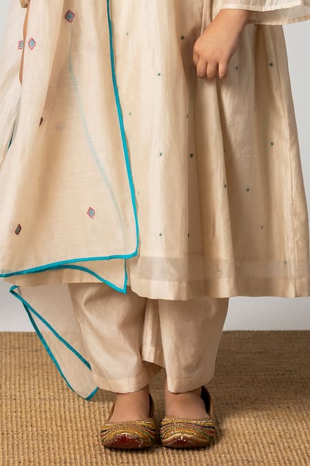 Buy BOTEH White Chanderi Cotton, Cotton, Silk Embroidery Kurta Set Online at Aza Fashions Buy_BOTEH_White Chanderi Cotton, Cotton, Silk Embroidery Kurta Set _Online_at_Aza_Fashions