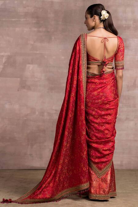 Shop Tarun Tahiliani Red Drape Tanchoi, Skirt And Blouse Brocade V Neck Lehenga Saree Set at Aza Fashions Shop_Tarun Tahiliani_Red Drape Tanchoi, Skirt And Blouse Brocade V Neck Lehenga Saree Set_at_Aza_Fashions