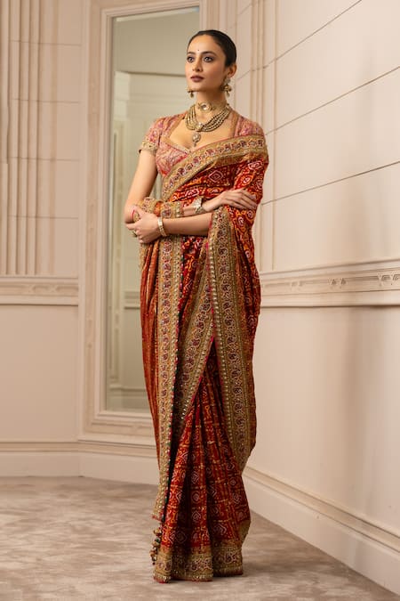 gharchola #designer #lengha #heritage #heritagecollection #indianart  #indianfashion #wedding #indianwedding #brid… | Indian lehenga, Indian  outfits, Bridal lehenga