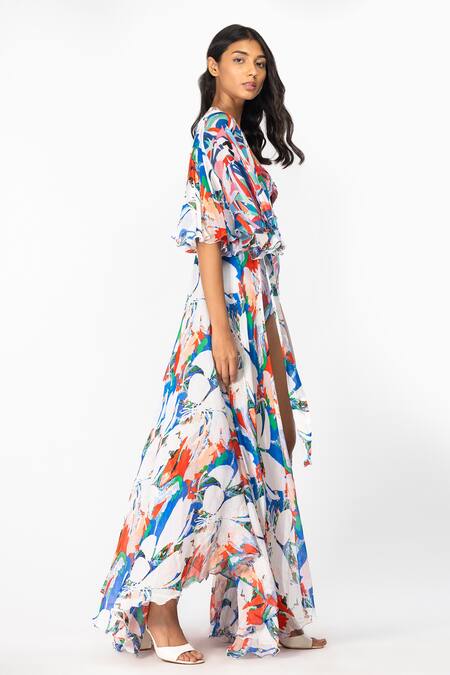 Mandira Wirk Resort White Chiffon And Lyrca Abstract Sweetheart Neck Printed Bikini With Cover Up Online at Aza Fashions Mandira Wirk Resort_White Chiffon And Lyrca Abstract Sweetheart Neck Printed Bikini With Cover Up _Online_at_Aza_Fashions