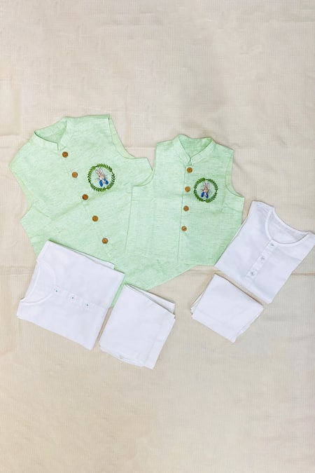 Bagichi Green Embroidered Bundi & White Kurta Set 