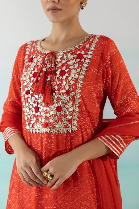Shop_Basanti - Kapde Aur Koffee_Red Cotton Bandhani Notched Print Kurta Set_Online_at_Aza_Fashions